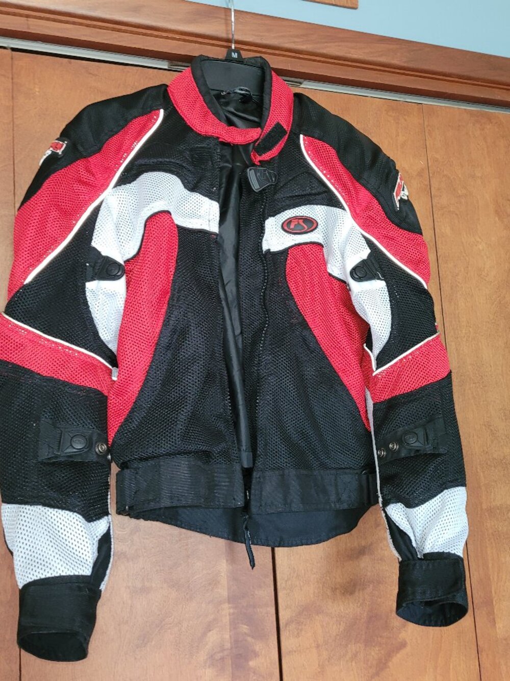 Fieldsheer Women's Mesh lined armored motorcycle jacket size 6 Black/red/white